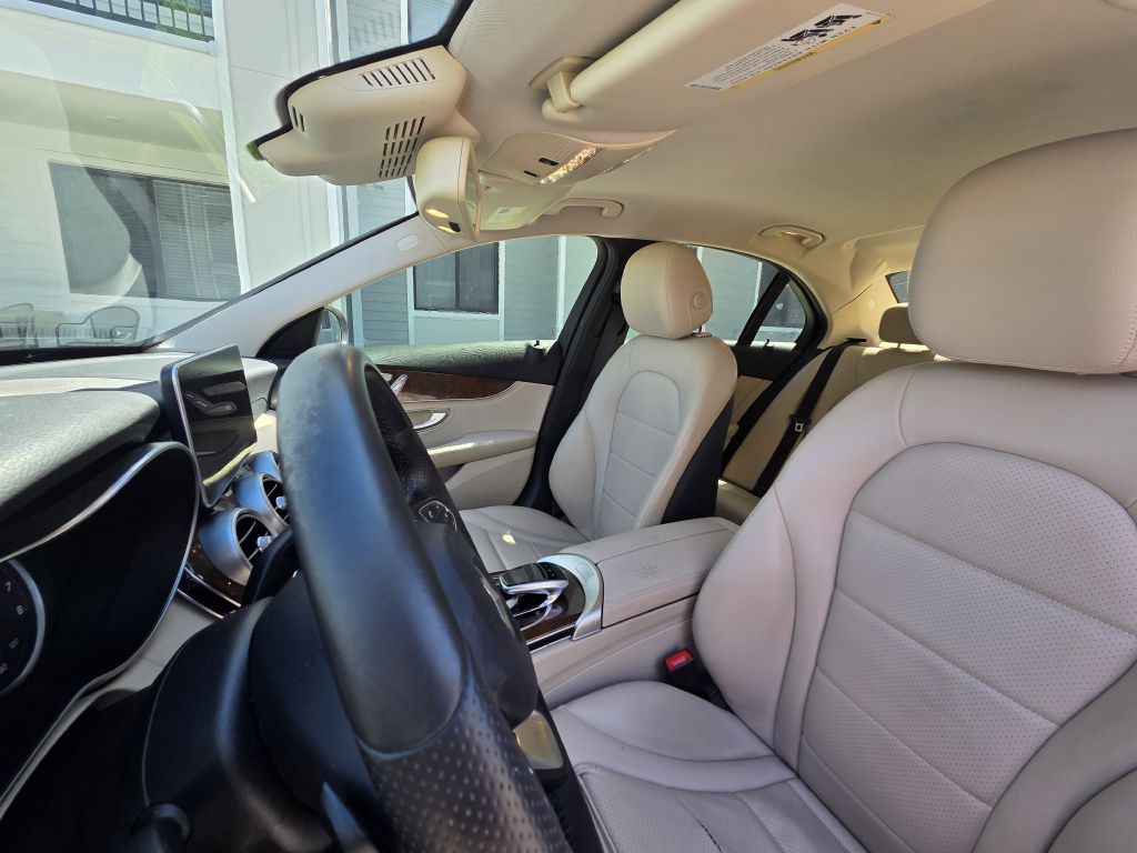 2016 Mercedes-Benz C-Class Image 33