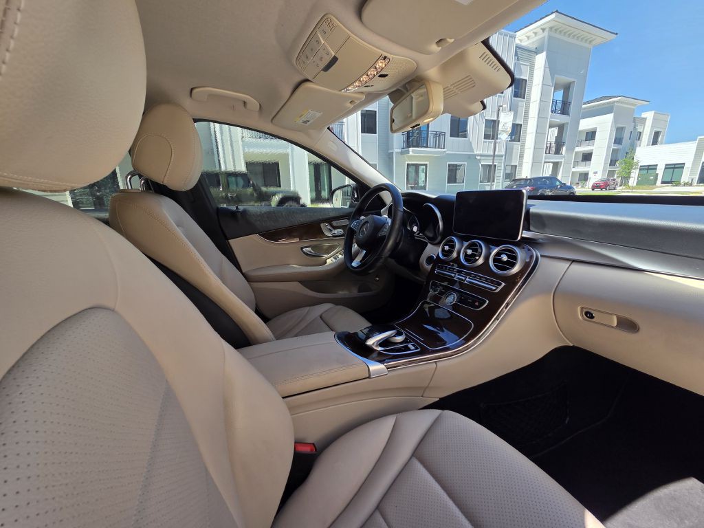 2016 Mercedes-Benz C-Class Image 41