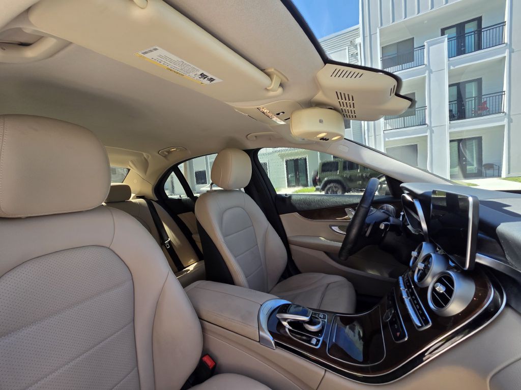 2016 Mercedes-Benz C-Class Image 42
