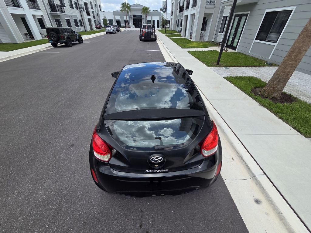 2014 Hyundai Veloster Image 8