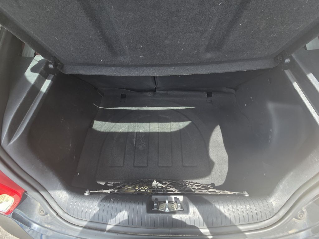 2014 Hyundai Veloster Image 12