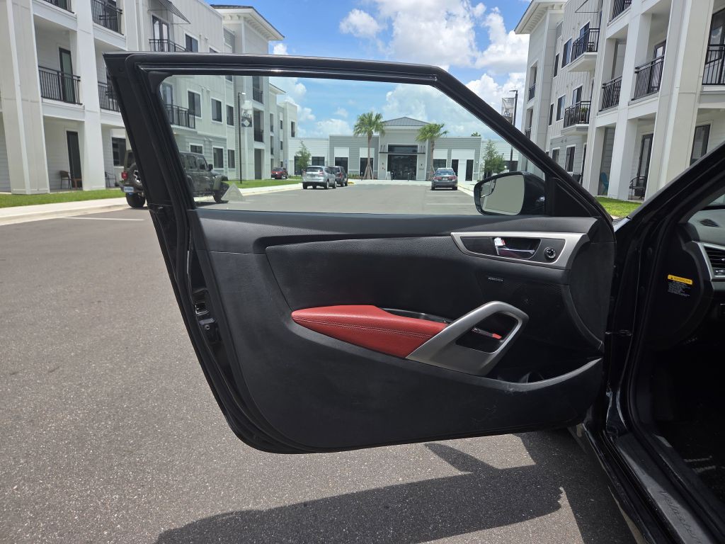 2014 Hyundai Veloster Image 15