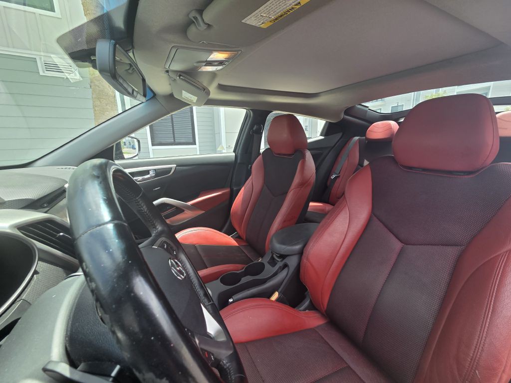 2014 Hyundai Veloster Image 17