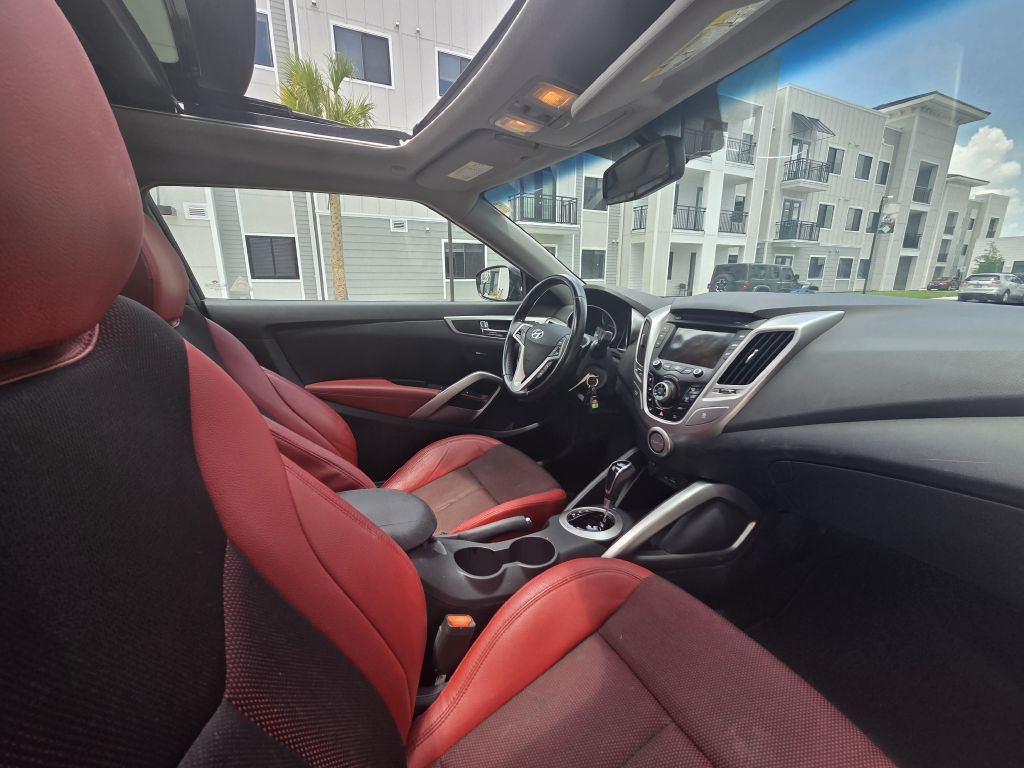 2014 Hyundai Veloster Image 24