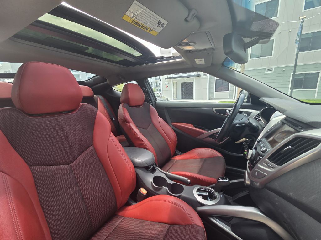 2014 Hyundai Veloster Image 25