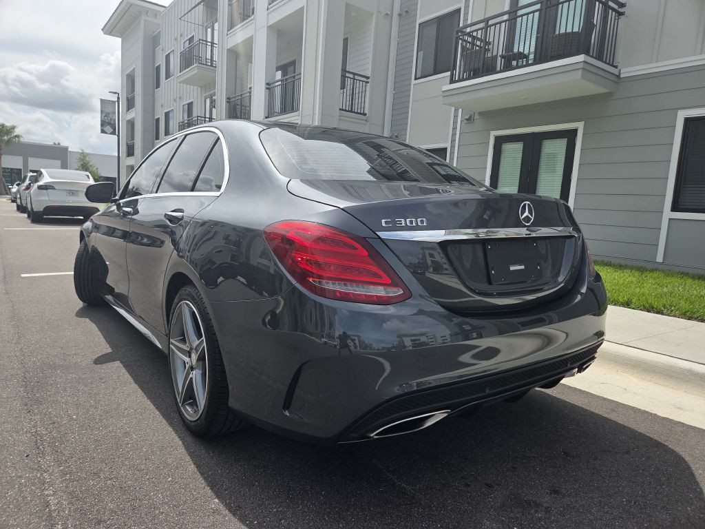 2015 Mercedes-Benz C-Class Image 9