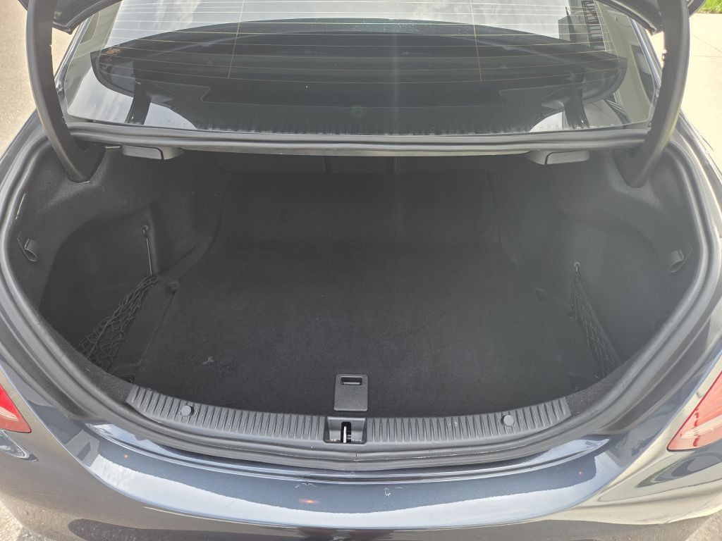 2015 Mercedes-Benz C-Class Image 12