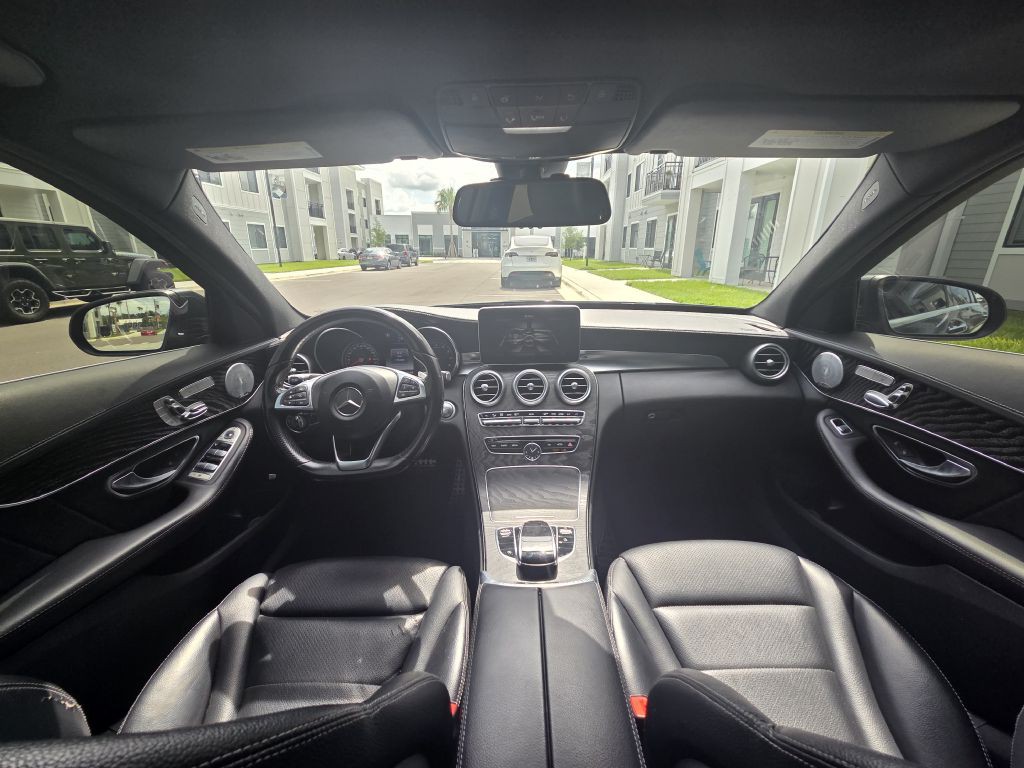 2015 Mercedes-Benz C-Class Image 17