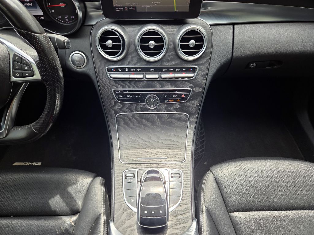 2015 Mercedes-Benz C-Class Image 24