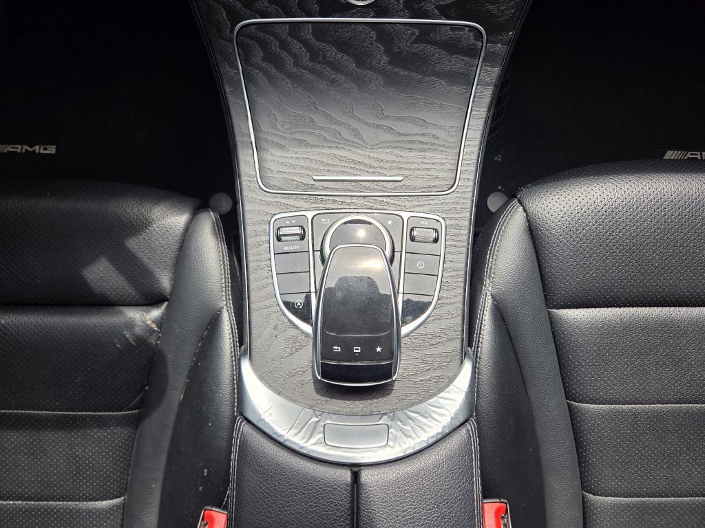 2015 Mercedes-Benz C-Class Image 26
