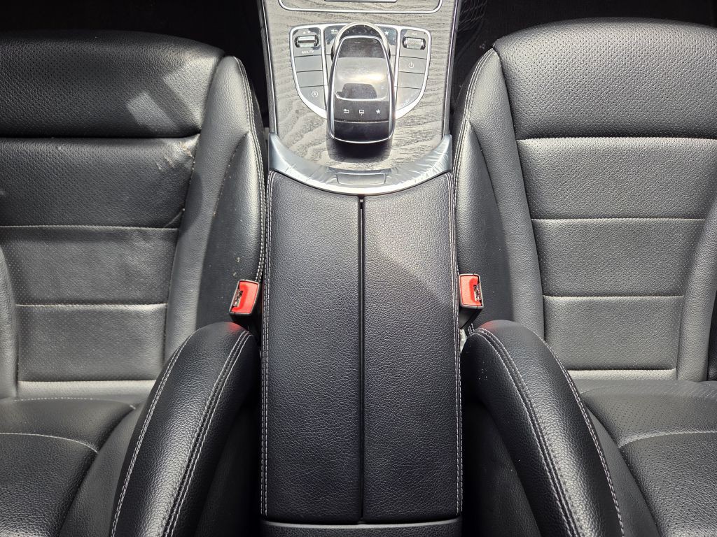 2015 Mercedes-Benz C-Class Image 27