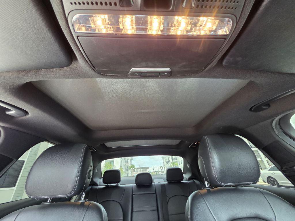 2015 Mercedes-Benz C-Class Image 28