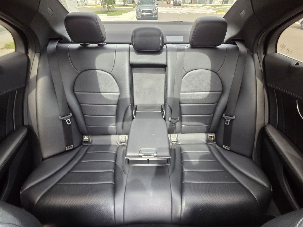 2015 Mercedes-Benz C-Class Image 31