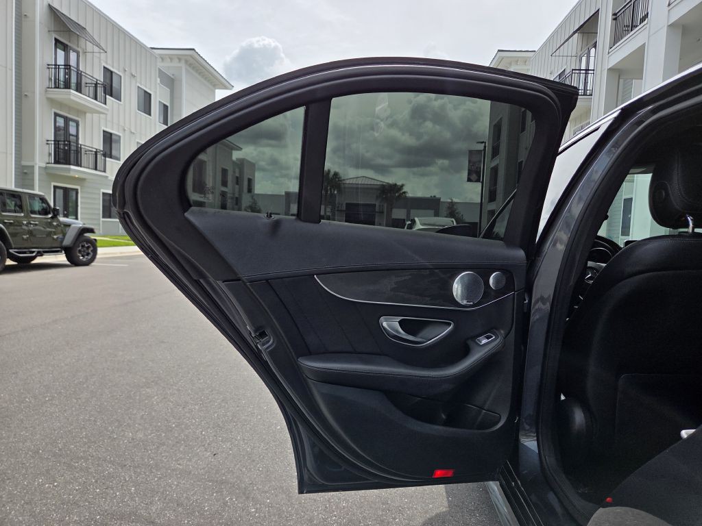 2015 Mercedes-Benz C-Class Image 35
