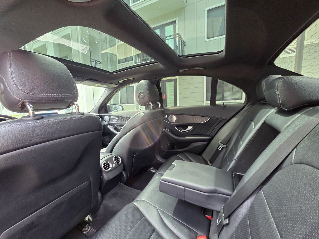 2015 Mercedes-Benz C-Class Image 36
