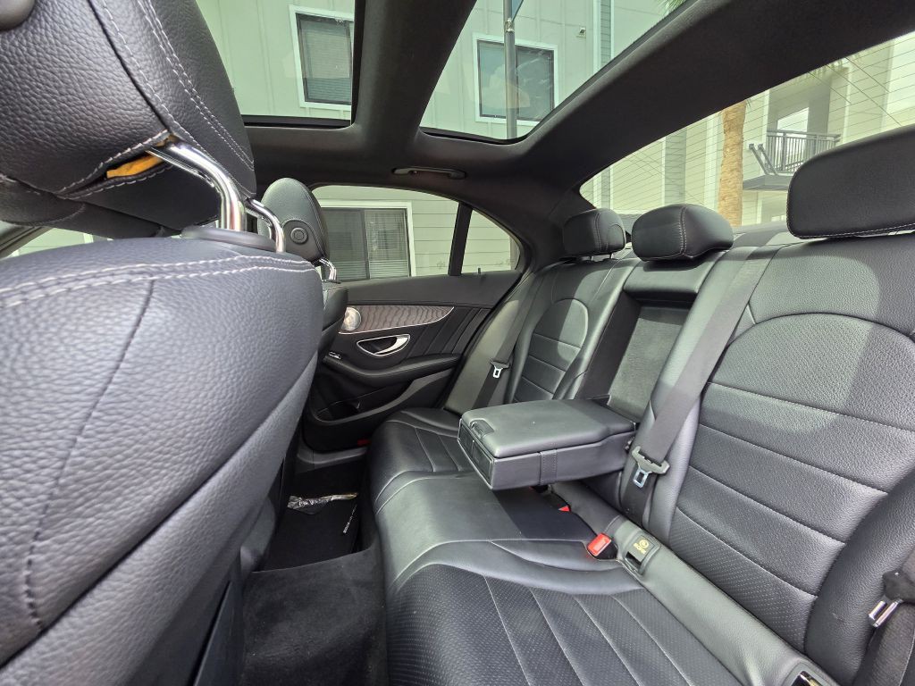 2015 Mercedes-Benz C-Class Image 37