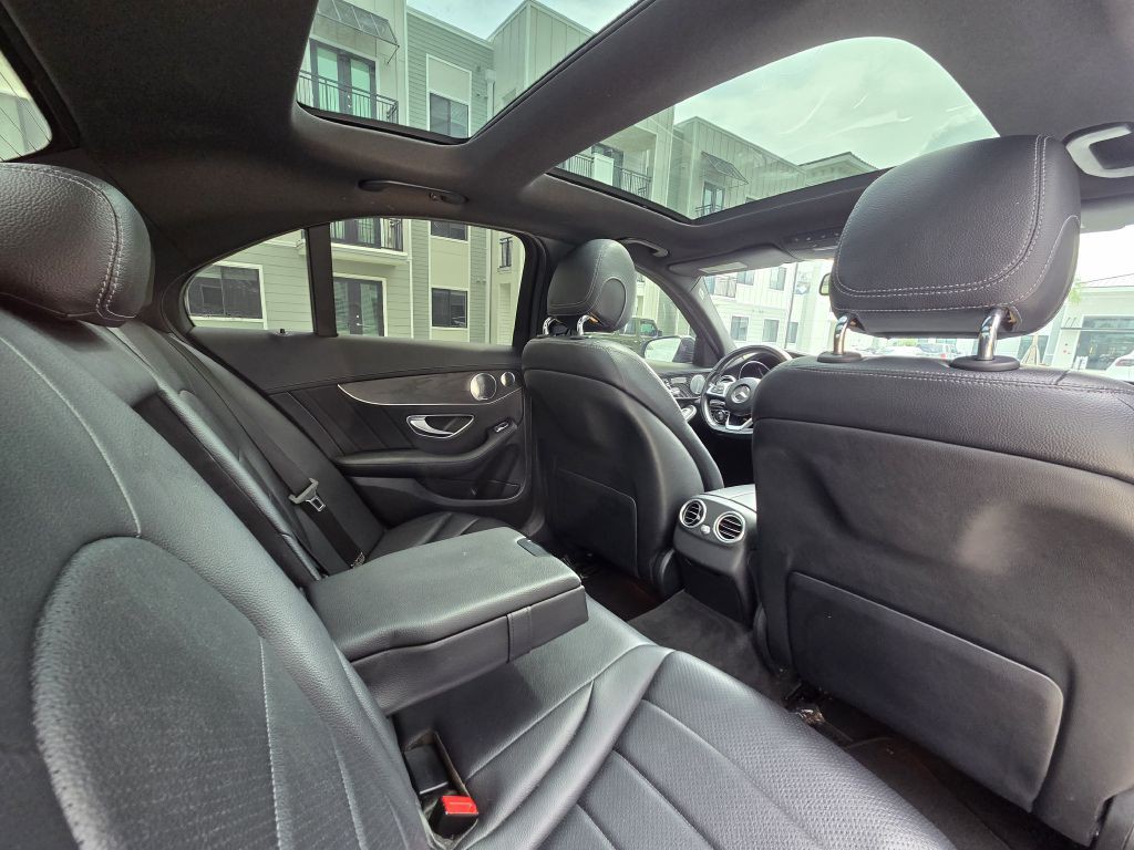 2015 Mercedes-Benz C-Class Image 39
