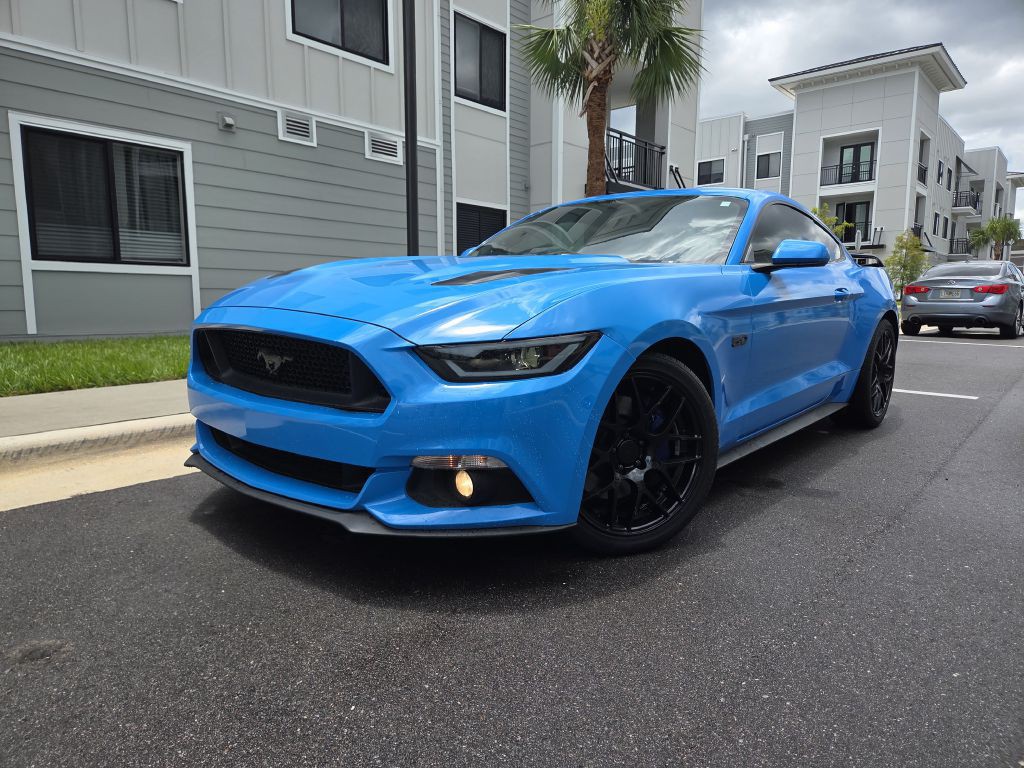 2017 Ford Mustang Image 1