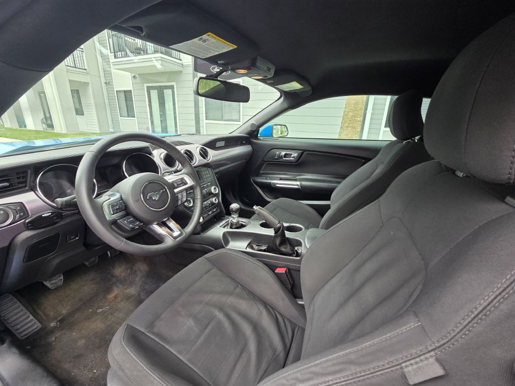 2017 Ford Mustang Image 19