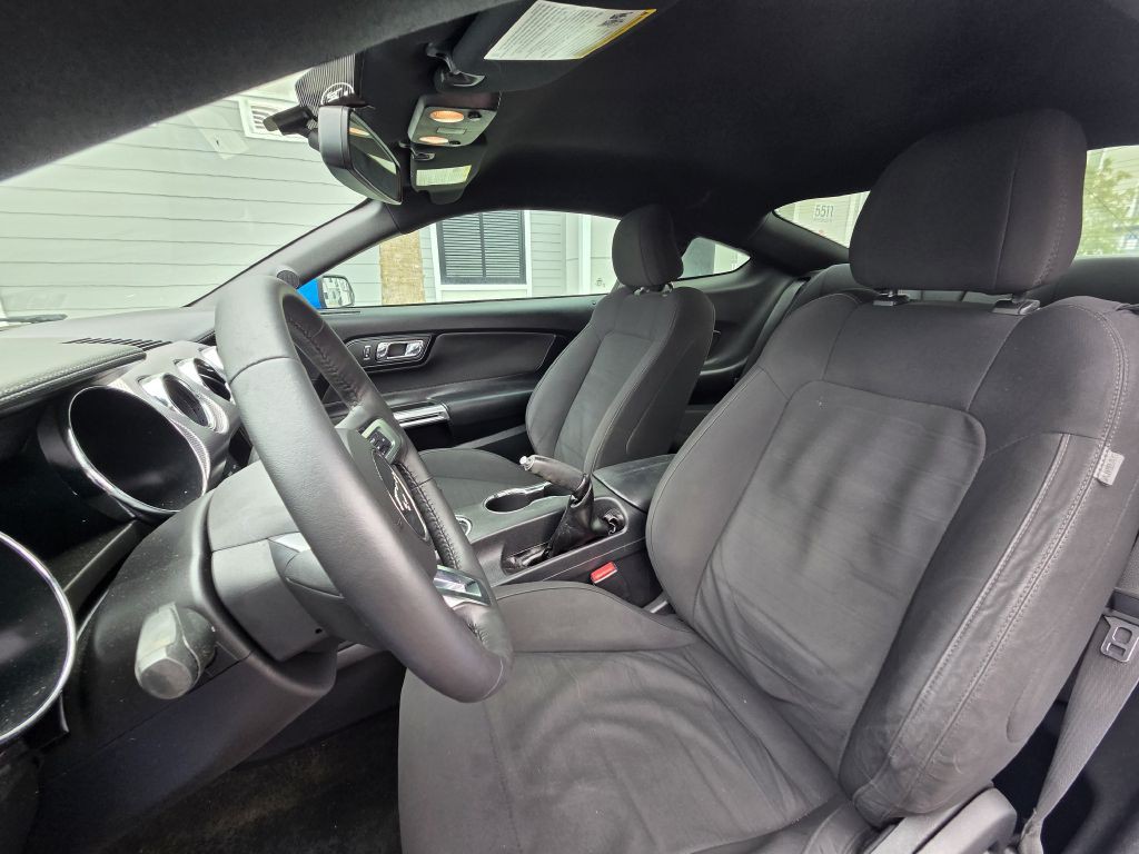 2017 Ford Mustang Image 20