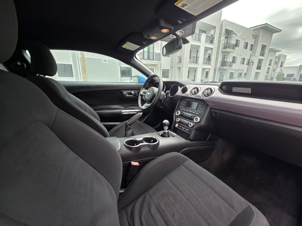2017 Ford Mustang Image 23