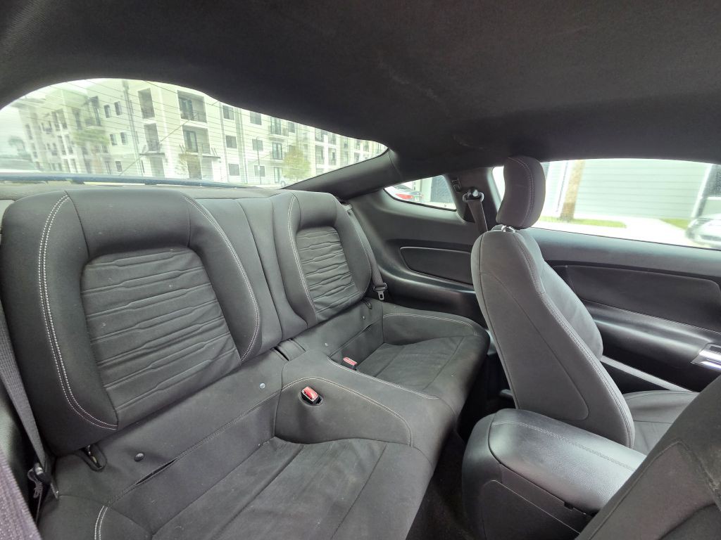 2017 Ford Mustang Image 25