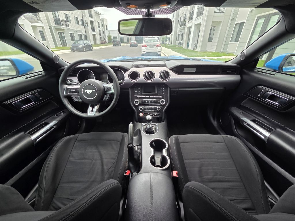2017 Ford Mustang Image 27