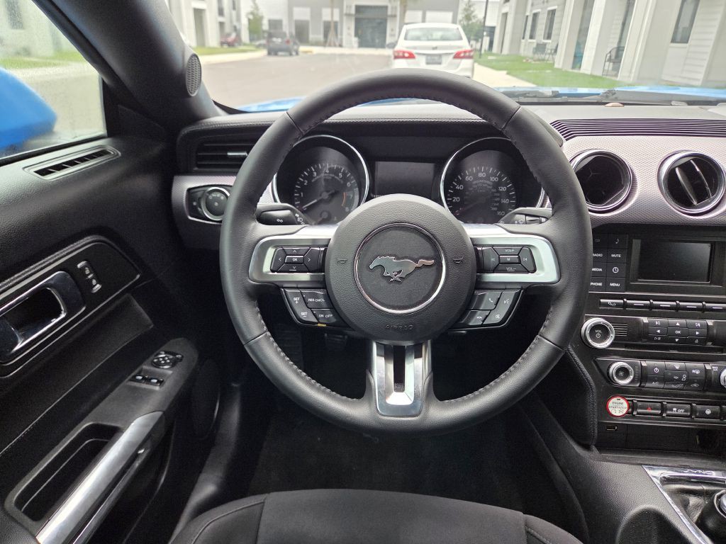 2017 Ford Mustang Image 29