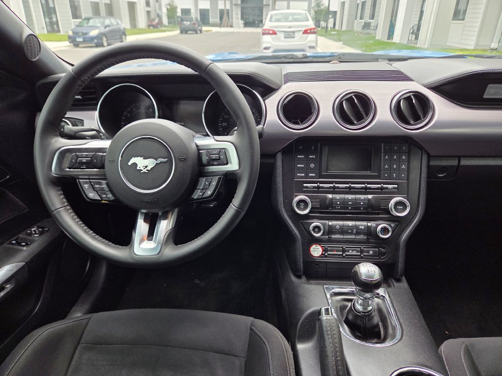 2017 Ford Mustang Image 30