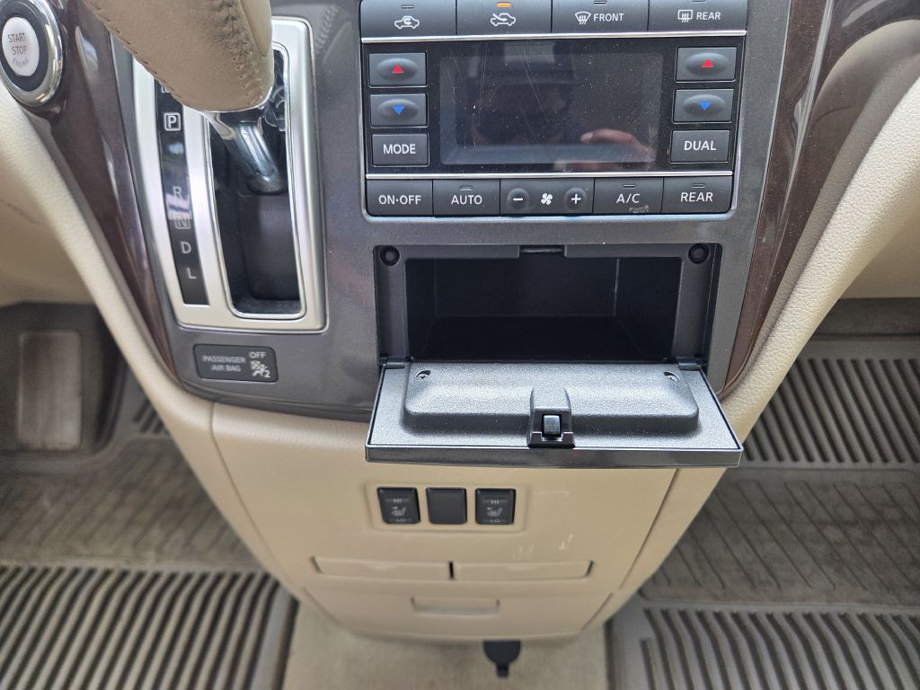 2013 Nissan Quest Image 25