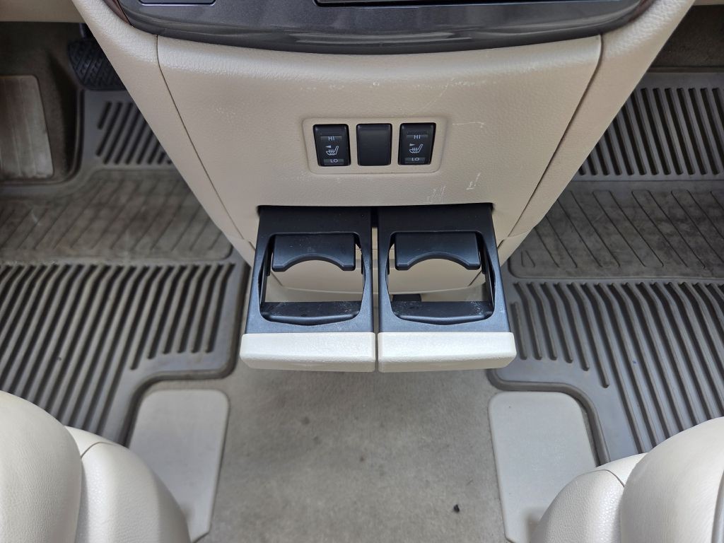 2013 Nissan Quest Image 26