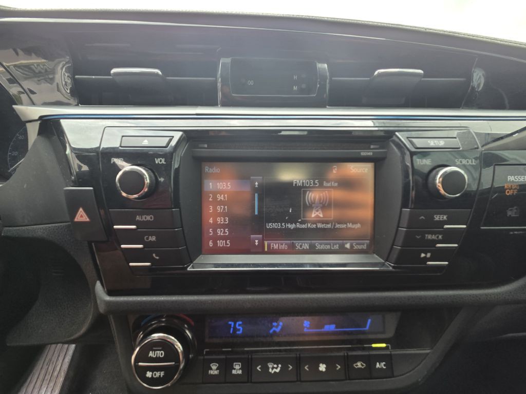 2014 Toyota Corolla Image 21
