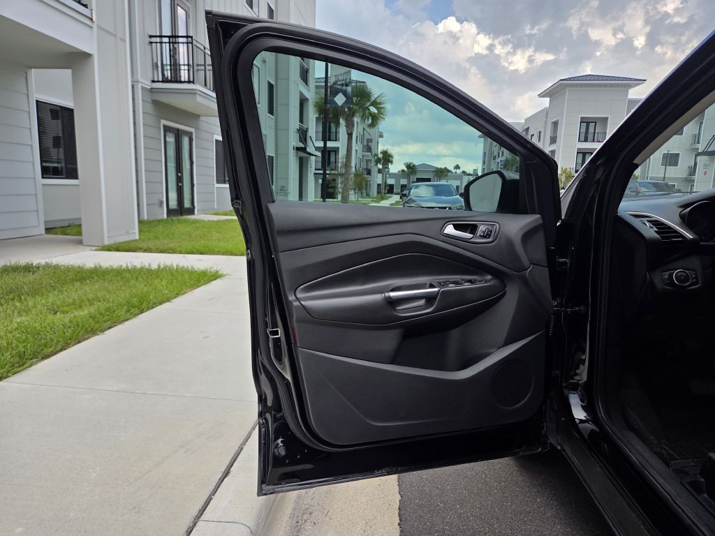 2017 Ford Escape Image 29