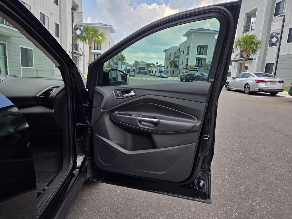 2017 Ford Escape Image 38