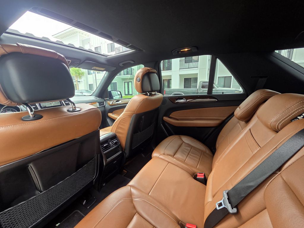 2016 Mercedes-Benz GLE-Class Image 38