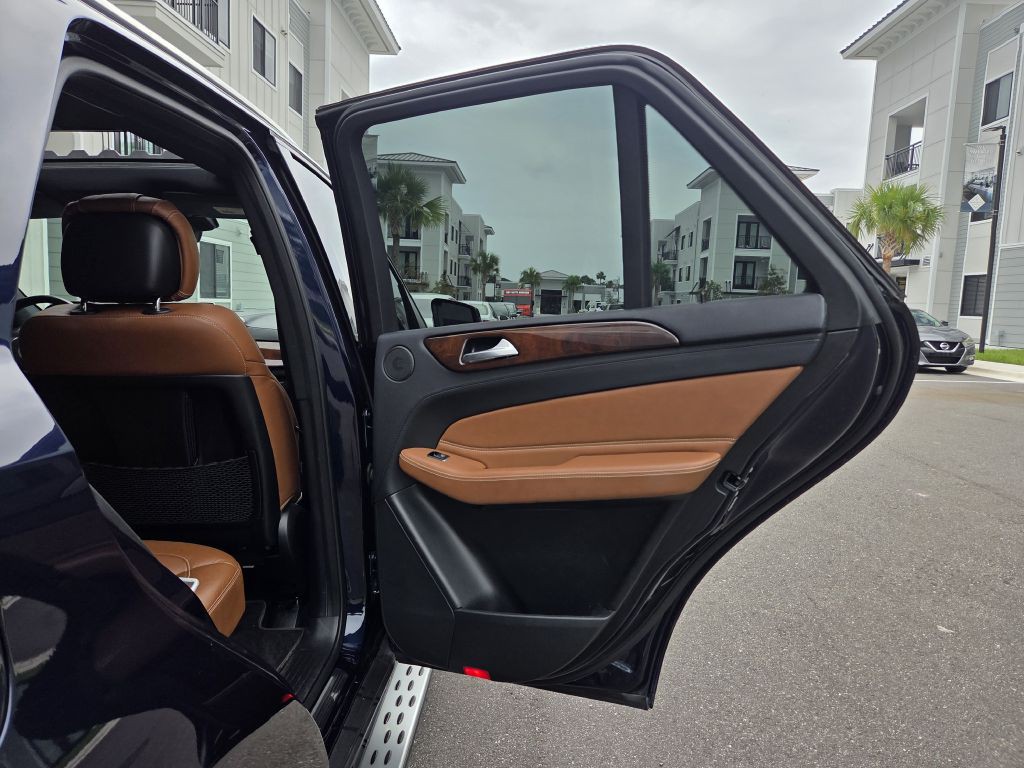 2016 Mercedes-Benz GLE-Class Image 40