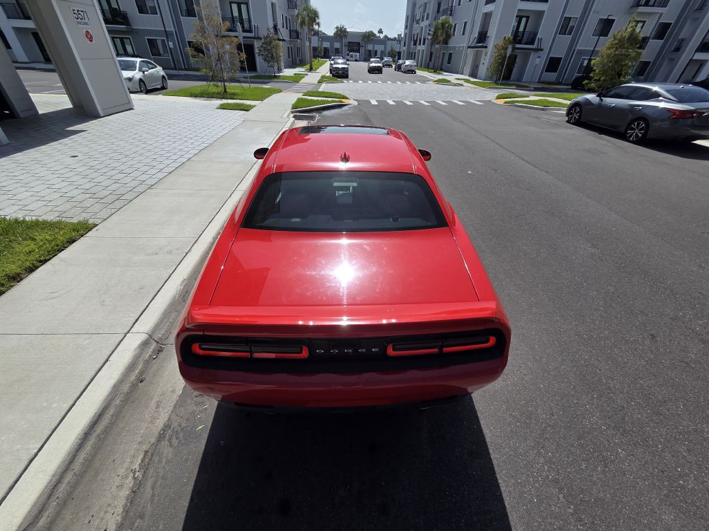 2015 Dodge Challenger Image 8