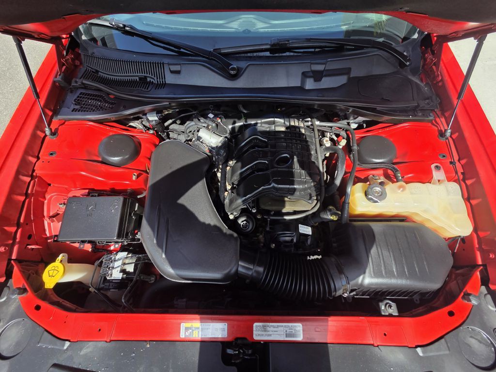 2015 Dodge Challenger Image 12
