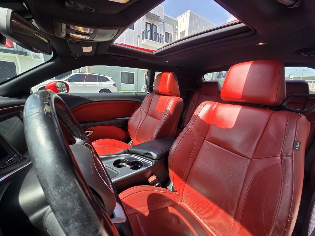 2015 Dodge Challenger Image 21
