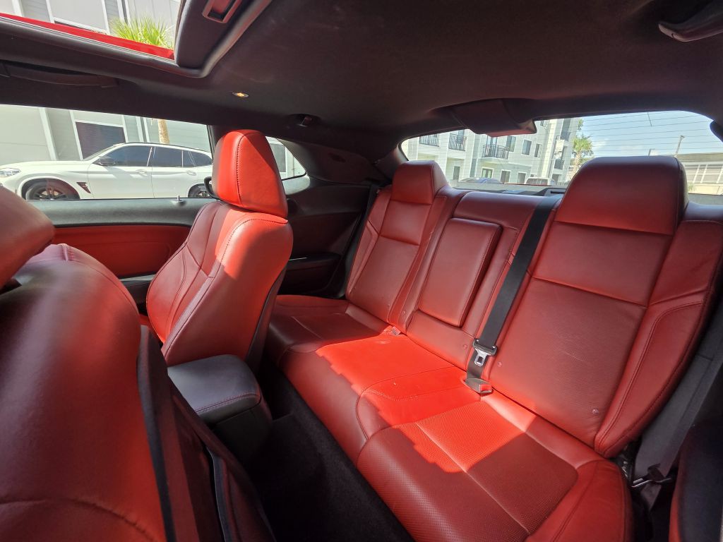 2015 Dodge Challenger Image 22