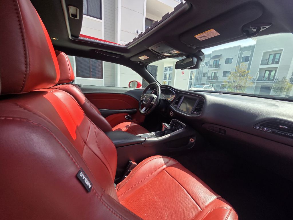 2015 Dodge Challenger Image 24