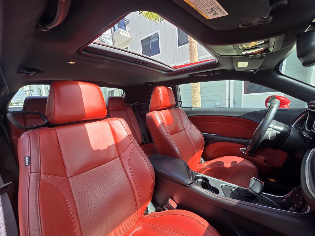 2015 Dodge Challenger Image 25