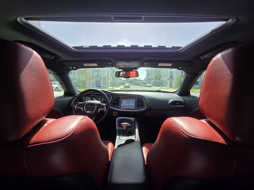 2015 Dodge Challenger Image 27