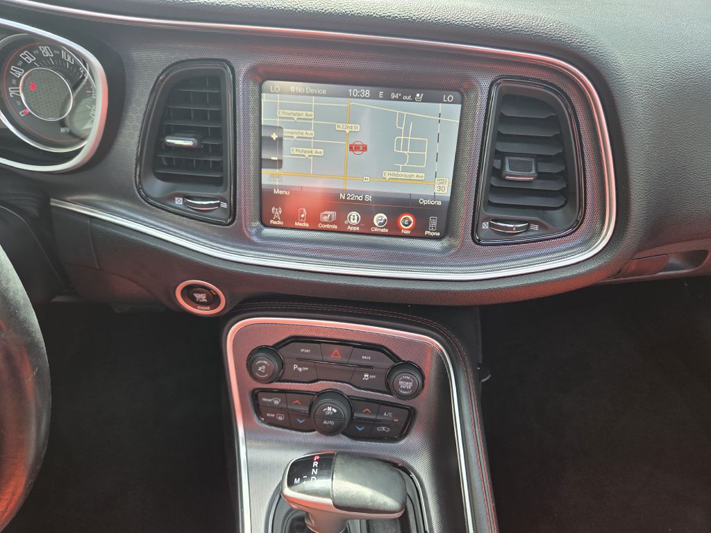 2015 Dodge Challenger Image 31