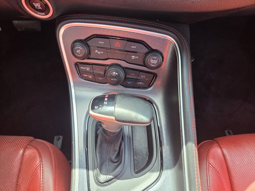 2015 Dodge Challenger Image 35