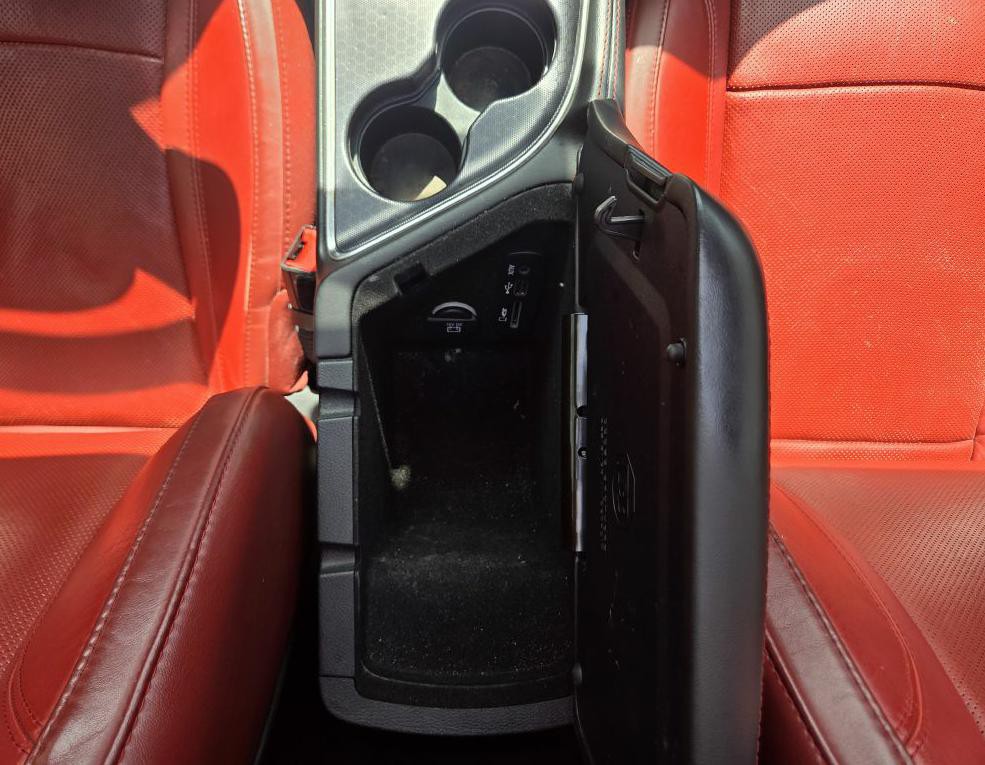 2015 Dodge Challenger Image 37
