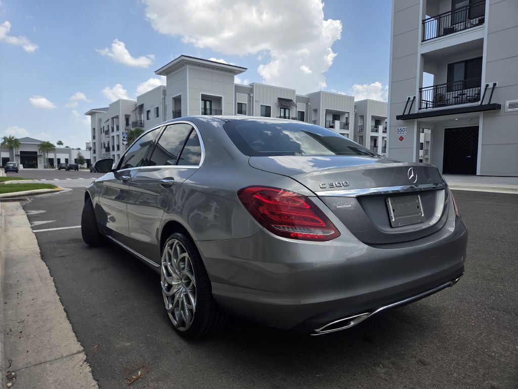 2015 Mercedes-Benz C-Class Image 9