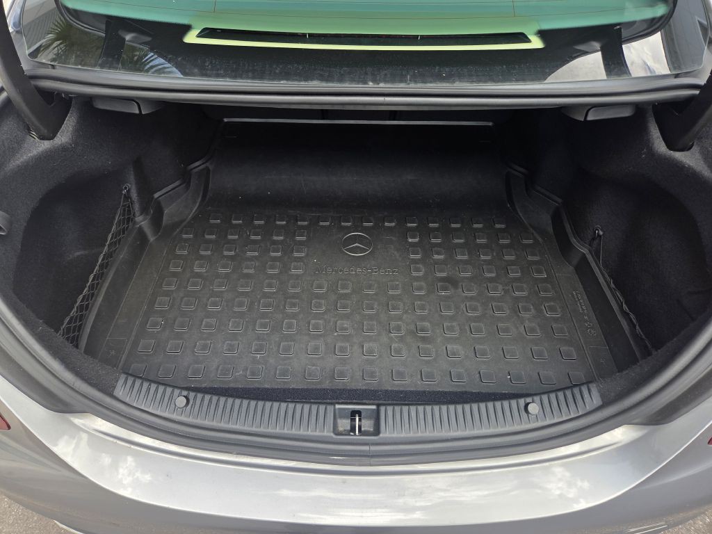 2015 Mercedes-Benz C-Class Image 12