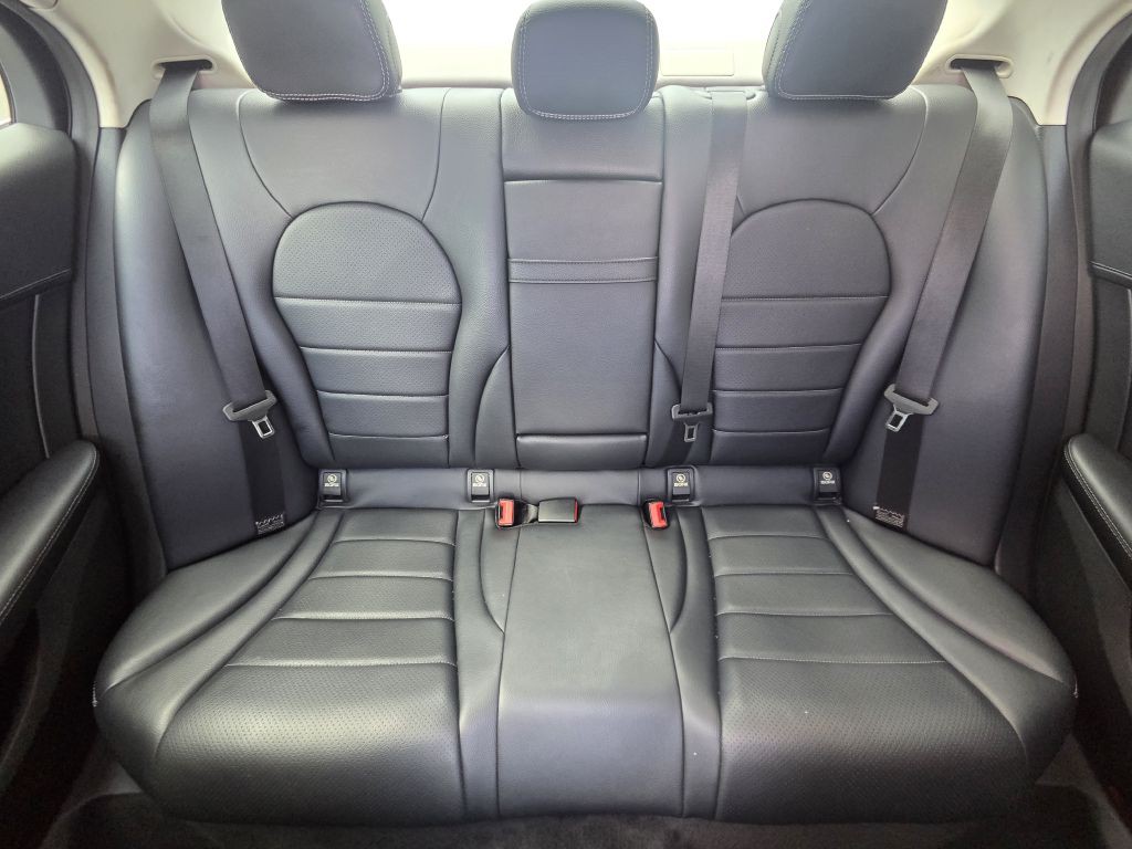2015 Mercedes-Benz C-Class Image 19