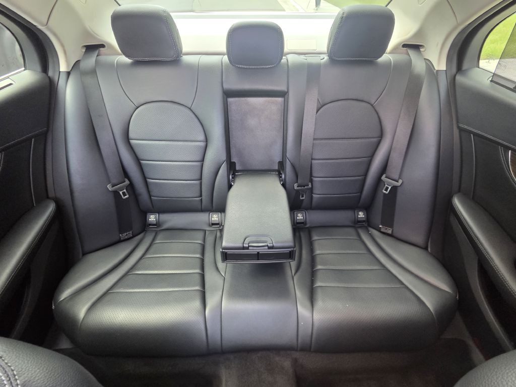 2015 Mercedes-Benz C-Class Image 20